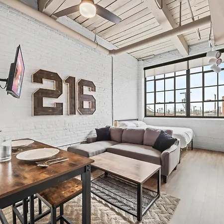 Studio Apt In Dt L Parking L Fast Wi-Fi L Cafe